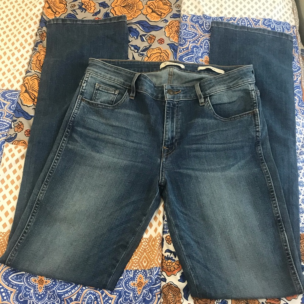 Guess NWOT Boot Mid Rise jeans size 30